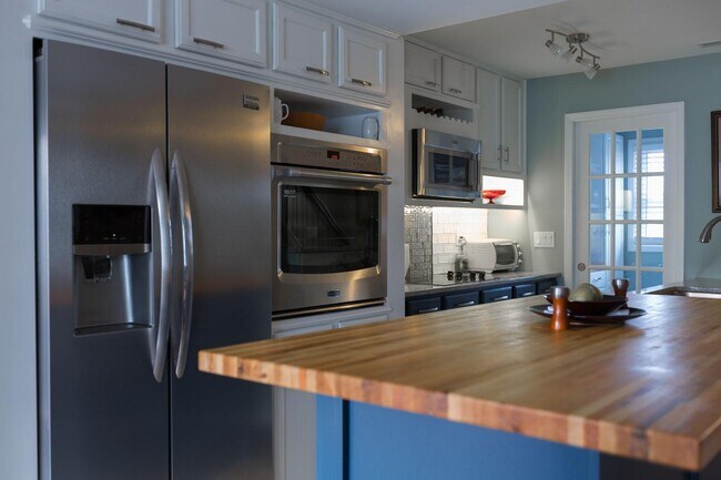 3000 Golden Rd, Unit 10 in Greenville, NC - Foto de edificio - Building Photo