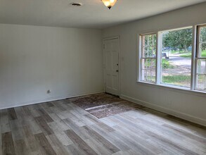 1571 E Octavia Dr in Mobile, AL - Building Photo - Building Photo
