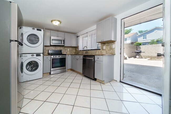 433 Pacific Ave in Jersey City, NJ - Building Photo - Building Photo