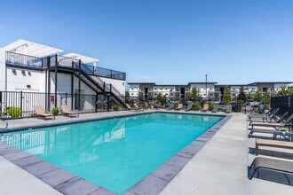 Columbia River Walk in Pasco, WA - Foto de edificio - Building Photo