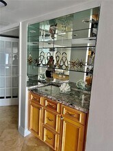 1717 N Bayshore Dr, Unit A-1856 in Miami, FL - Foto de edificio - Building Photo