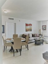 117 NW 42nd Ave, Unit 904 in Miami, FL - Building Photo