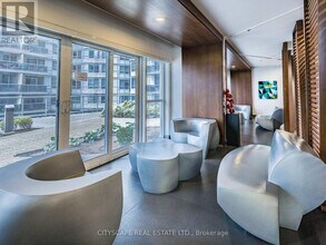 352 Front St W in Toronto, ON - Building Photo - Building Photo