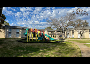 El Rancho Apartments in Dallas, TX - Building Photo - Building Photo