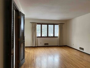 425 Edgewood Ave in Stillwater, MN - Building Photo - Building Photo