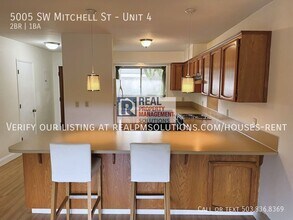 5005 SW Mitchell St in Portland, OR - Building Photo - Building Photo