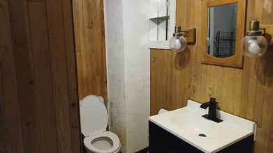 260 Wisteria Ave in Langhorne, PA - Building Photo - Building Photo