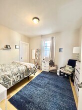 105 Day St, Unit 2 in Boston, MA - Foto de edificio - Building Photo