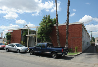 Vista Palms in San Gabriel, CA - Foto de edificio - Building Photo