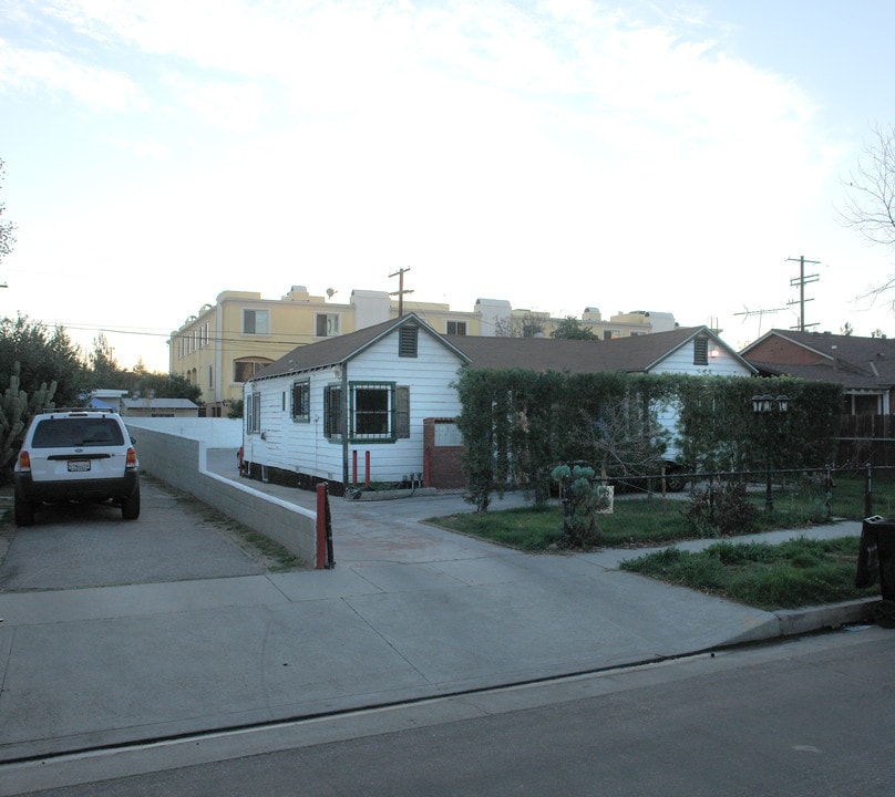 5314-5316 Cleon Ave in North Hollywood, CA - Building Photo