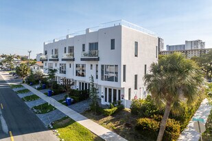 1000-1006 N Riverside Dr in Pompano Beach, FL - Building Photo
