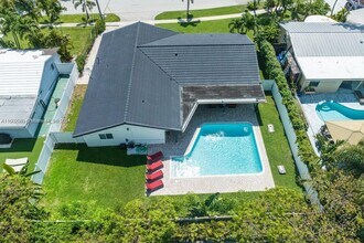 6991 NE 7th Ave in Boca Raton, FL - Building Photo - Building Photo