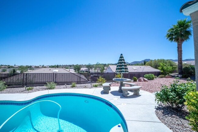 2012 Colvin Run Dr in Henderson, NV - Building Photo - Building Photo