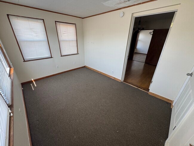 1097 Dixwell Ave-Unit -1 in Hamden, CT - Foto de edificio - Building Photo