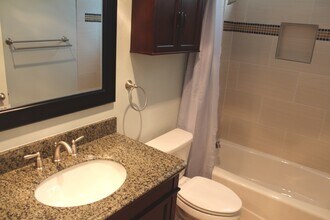 2349 S Bentley Ave in Los Angeles, CA - Building Photo - Building Photo