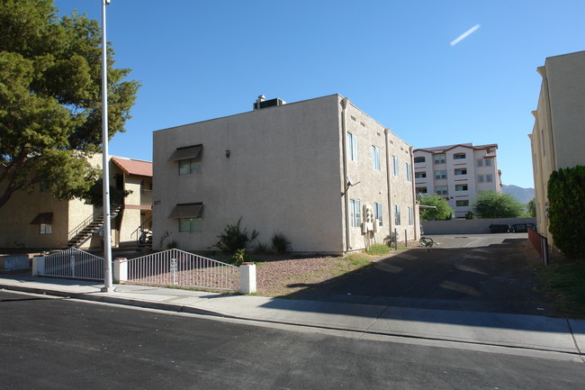 605 Triest Ct in Las Vegas, NV - Building Photo - Building Photo