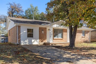 1520 McGregor Dr in Midwest City, OK - Building Photo - Building Photo