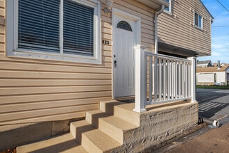 423 2nd Ave in Carnegie, PA - Foto de edificio - Building Photo