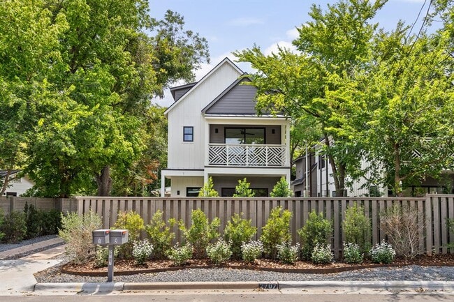 2707 Stacy Ln in Austin, TX - Building Photo - Building Photo