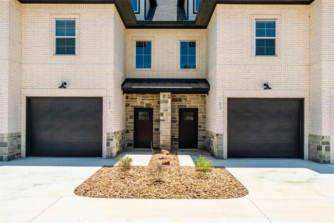 property at 1540 W Long