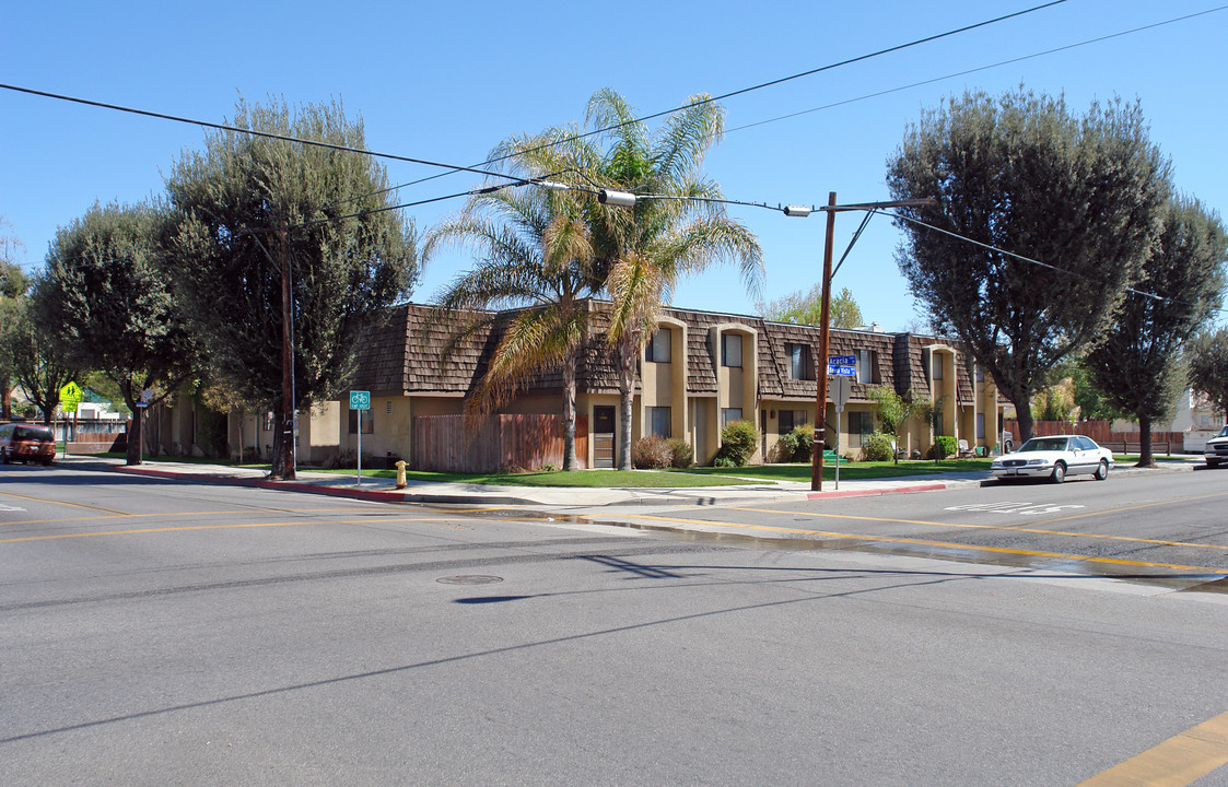 300 S Buena Vista St in Hemet, CA - Building Photo