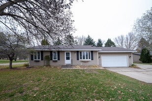 1410 Greenwood Pl in Faribault, MN - Building Photo