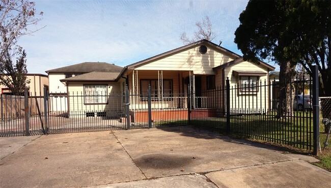 1805 Hopper Rd in Houston, TX - Building Photo - Building Photo