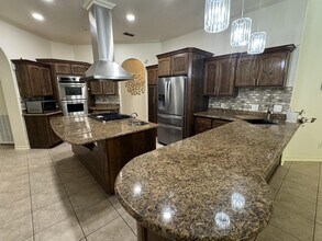 102 Cardinal Ln in Laredo, TX - Building Photo - Building Photo