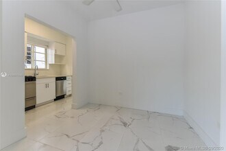 1615 Jefferson Ave-Unit -1600-25 in Miami Beach, FL - Building Photo - Building Photo