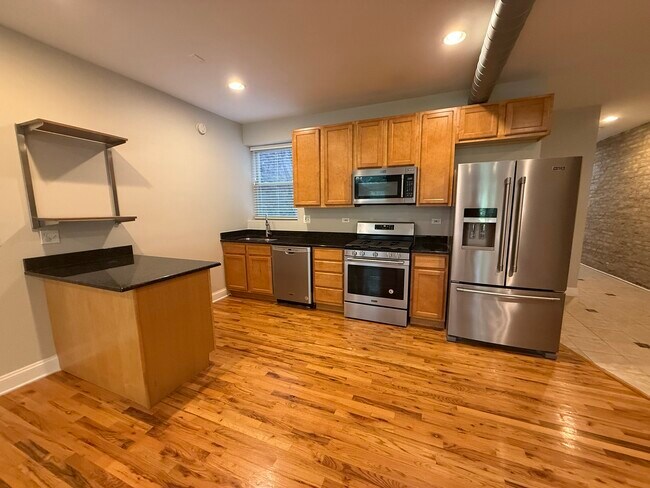 4823 N Sawyer Ave in Chicago, IL - Building Photo - Building Photo