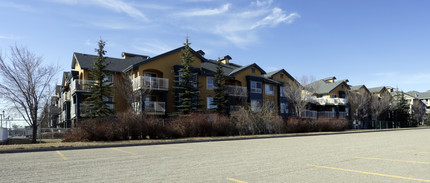 Laurel House At The Park in Calgary, AB - Building Photo - Building Photo