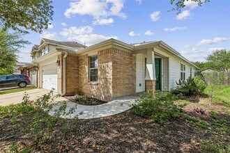 2060 Constellation Dr in Buda, TX - Building Photo - Building Photo