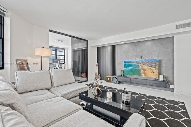 property at 999 Brickell Bay Dr