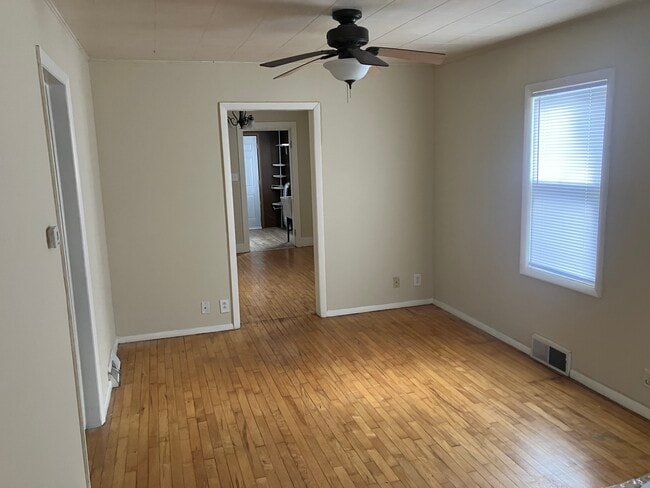 114 N 79th St in Milwaukee, WI - Foto de edificio - Building Photo