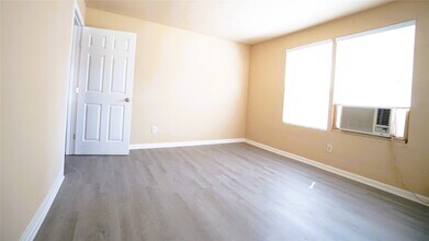 2431 Shakespeare St in Houston, TX - Building Photo - Building Photo