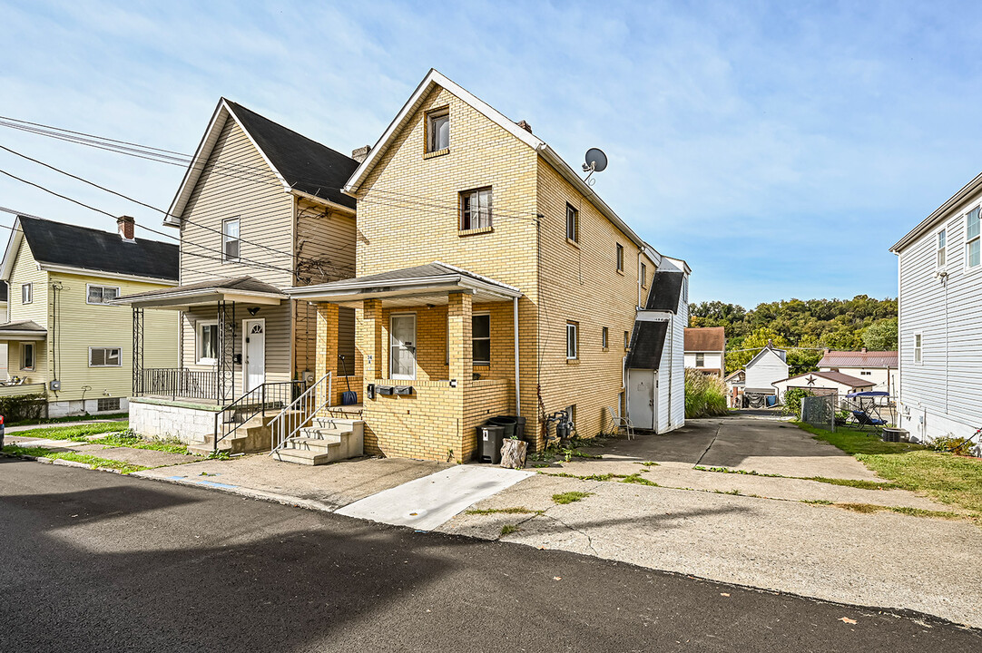 Multi unit- 3 apartments in Greensburg, PA - Building Photo