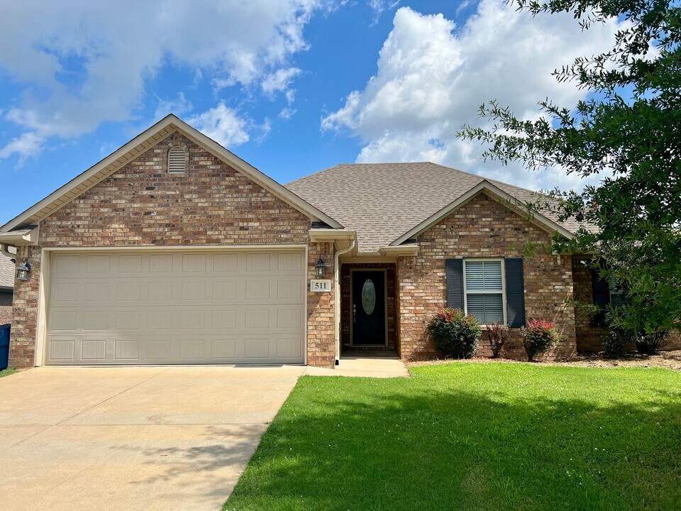 511 Ridge Point Dr in Fort Smith, AR - Building Photo