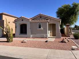 2720 E Wildhorse Pl in Chandler, AZ - Building Photo