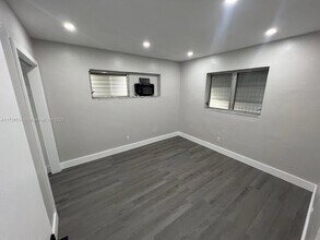 226 SW 6th St, Unit A in Dania Beach, FL - Building Photo - Building Photo
