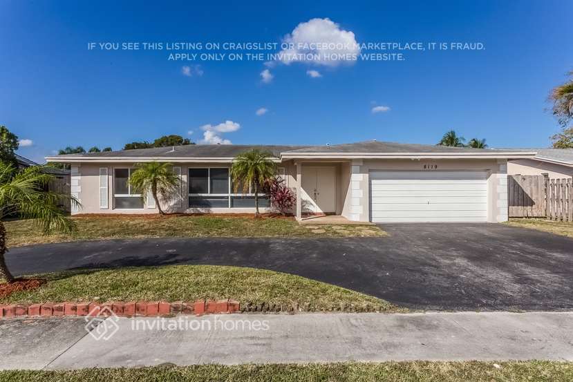 8119 NW 72nd Ave in Tamarac, FL - Building Photo