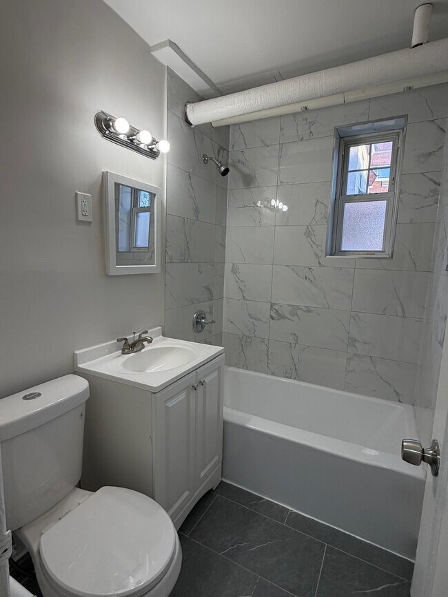 216 N Arlington Ave, Unit H2 in East Orange, NJ - Building Photo - Building Photo