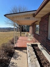 1197 E Tracy Grove Rd in Flat Rock, NC - Building Photo - Building Photo