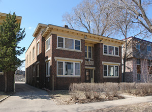 2820 S Pleasant Ave in Minneapolis, MN - Building Photo - Building Photo