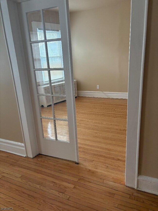 69 St Paul Ave in Newark, NJ - Building Photo - Building Photo