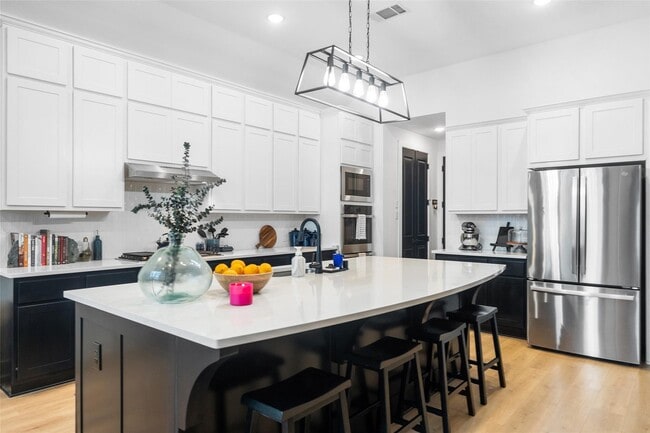 property at 15040 Berry Brk Dr