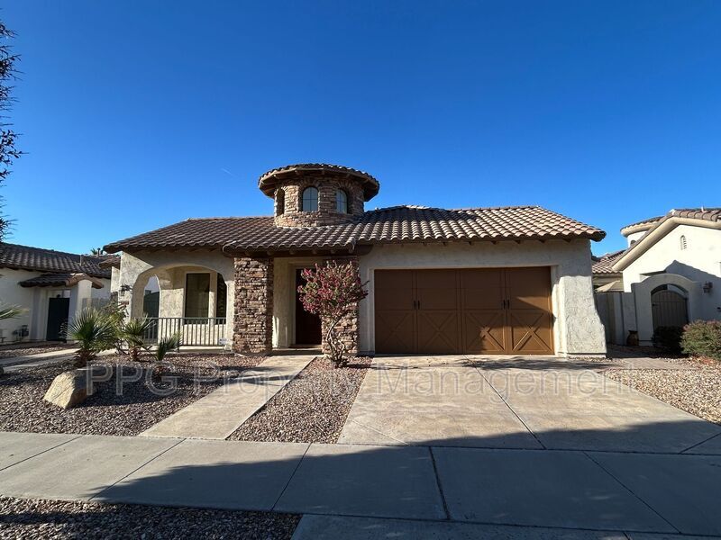 831 W Sycamore Ct in Litchfield Park, AZ - Building Photo