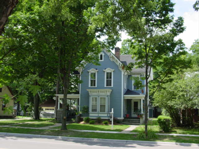 45561 Cass Ave in Utica, MI - Building Photo