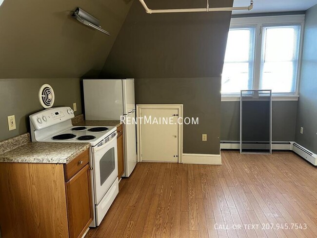 145 Union St in Bangor, ME - Building Photo - Building Photo