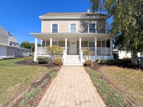 352 North Ave, Unit 2 in Abington, MA - Building Photo - Building Photo
