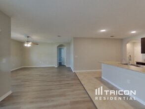 5994 Churchill Square Way in Groveland, FL - Building Photo - Building Photo